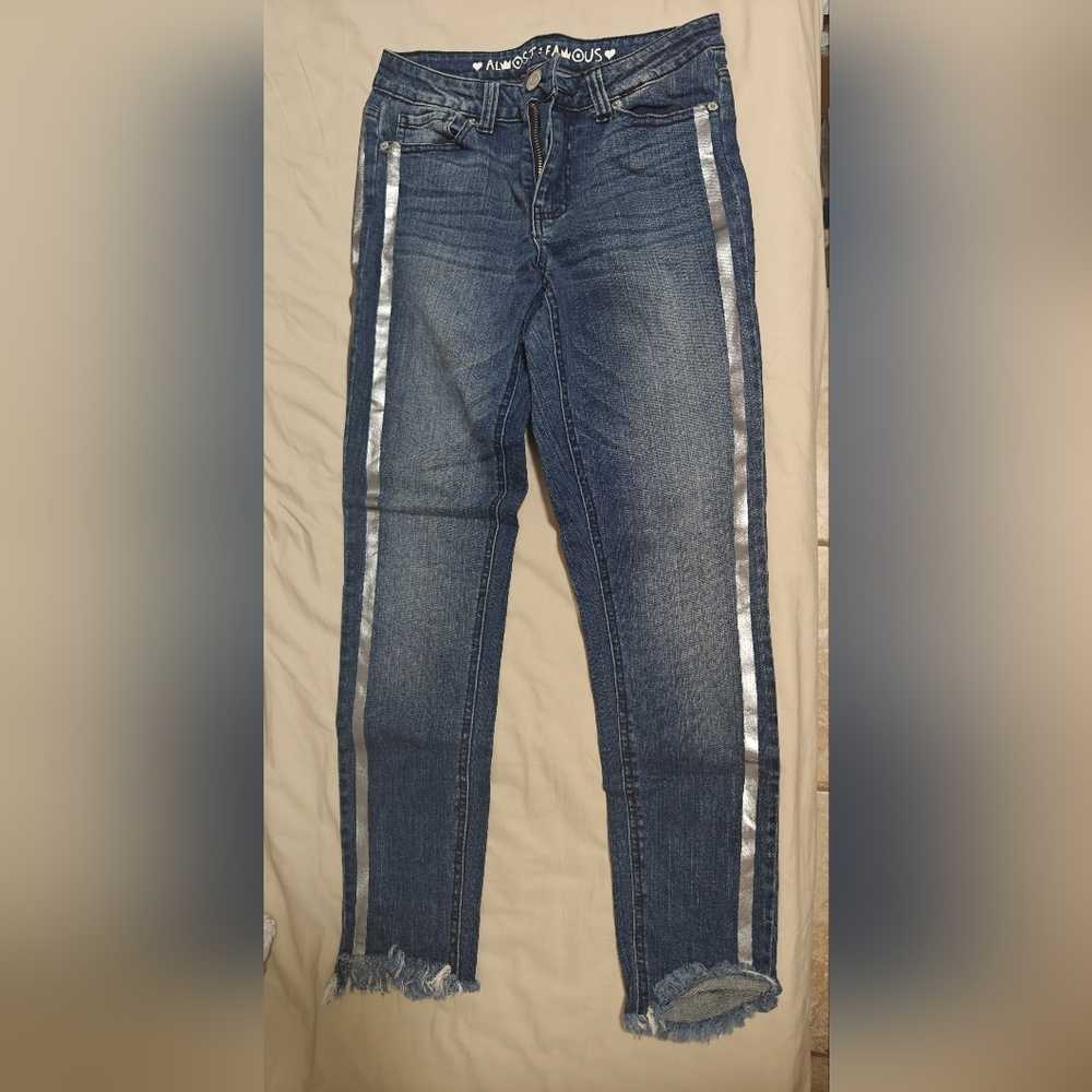 Almost Famous Women Mid Rise Jeans Size 4 Petite